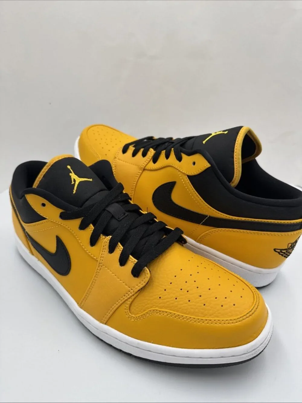 Jordan 1 Low University Gold Black Sneakers Sz 13